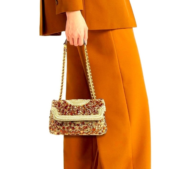 TORY BURCH exclusive 
Shoulder Bag NWT+dust bag
COLOR: GOLD - Picture 2 of 16